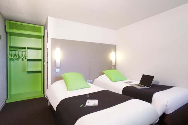 オリジナルズシティ, ホテルラヴェリエール – イヴリーヌ