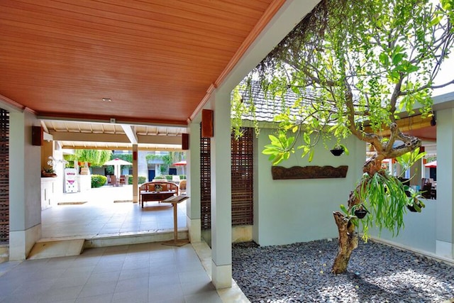 デウィ スリ ホテル