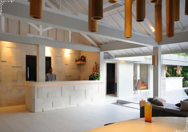 デウィ スリ ホテル