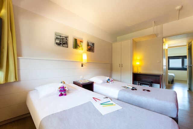 ベランブラ クラブス アングレッ - ラ シャンブル ダムール