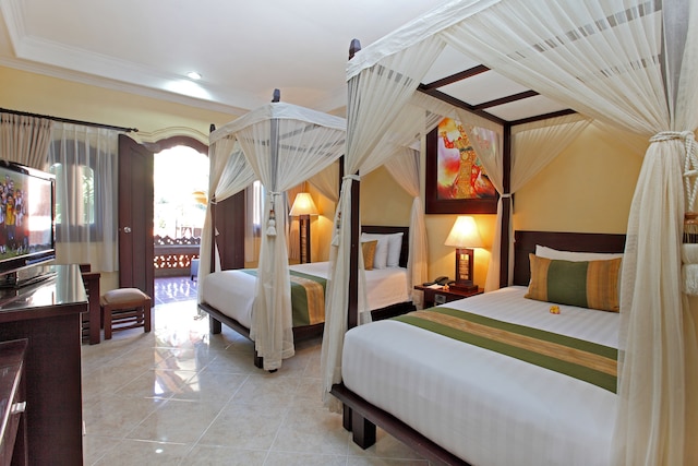 アディダルマホテルクタ