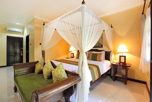 アディダルマホテルクタ