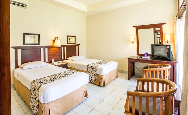 ブサキ ビーチ ホテル