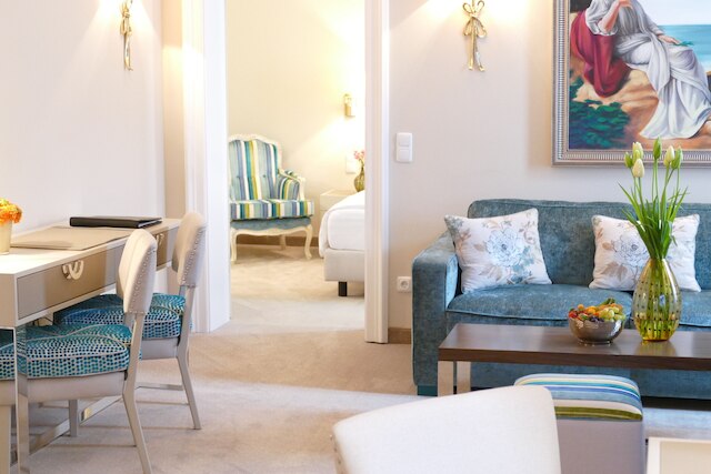 ホテル アン デア オペー