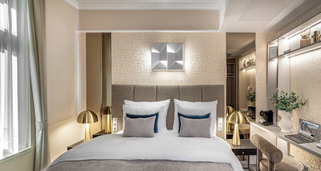 マエストロ バイ アドレズ