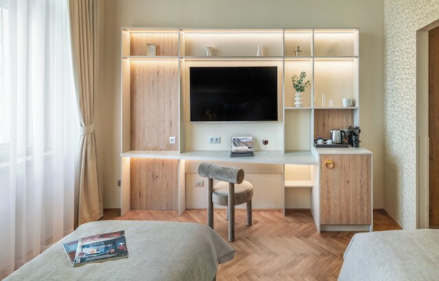 マエストロ バイ アドレズ