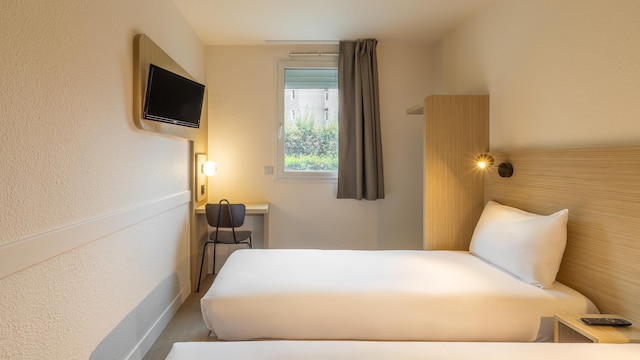 プルミエール クラス パリ ウエスト - ポン ド シュレーヌ