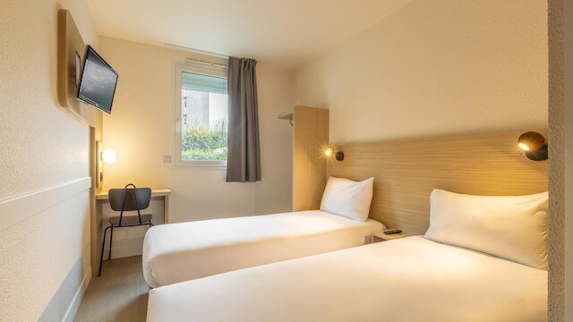 プルミエール クラス パリ ウエスト - ポン ド シュレーヌ