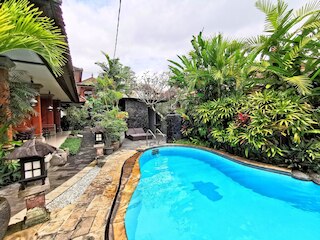 ユリア ビレッジ イン