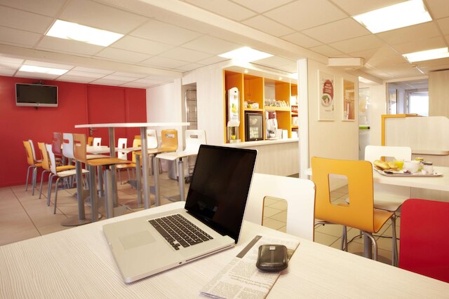 プルミエール クラス リール - ヴィルヌーヴ ダスク - スタッド ピエール モーロワ