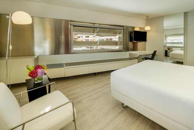 NH コレクション バルセロナ コンスタンザ