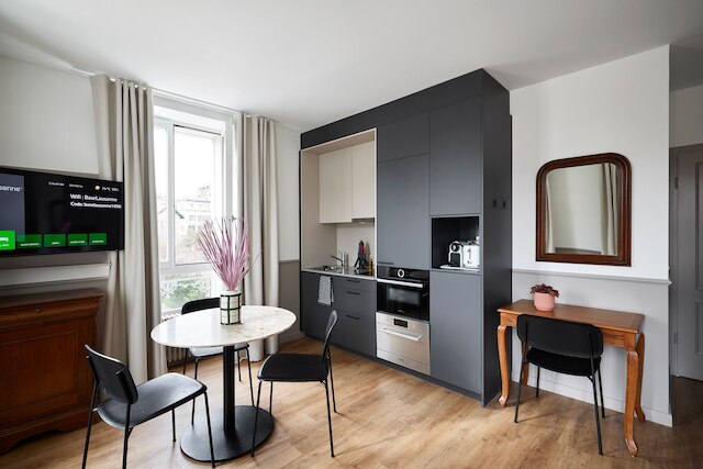 ベース ローザンヌ