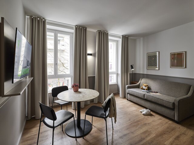 ベース ローザンヌ