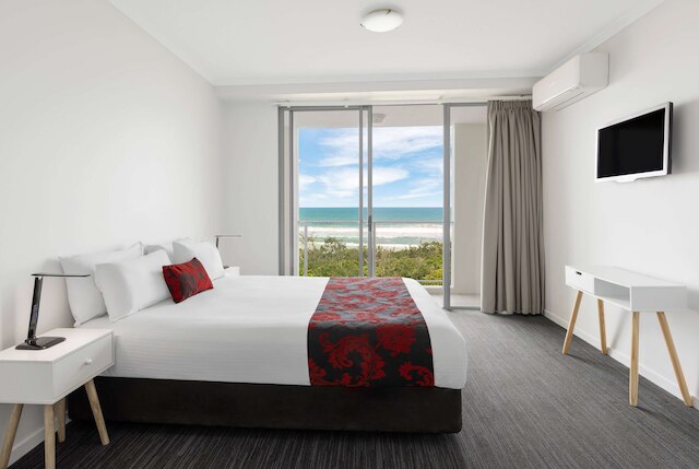 ラマダ バイ ウィンダム マークーラ ビーチ