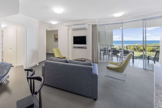 ラマダ バイ ウィンダム マークーラ ビーチ