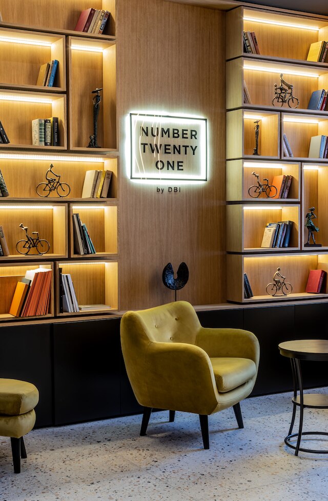 ナンバー 21 バイ DBI