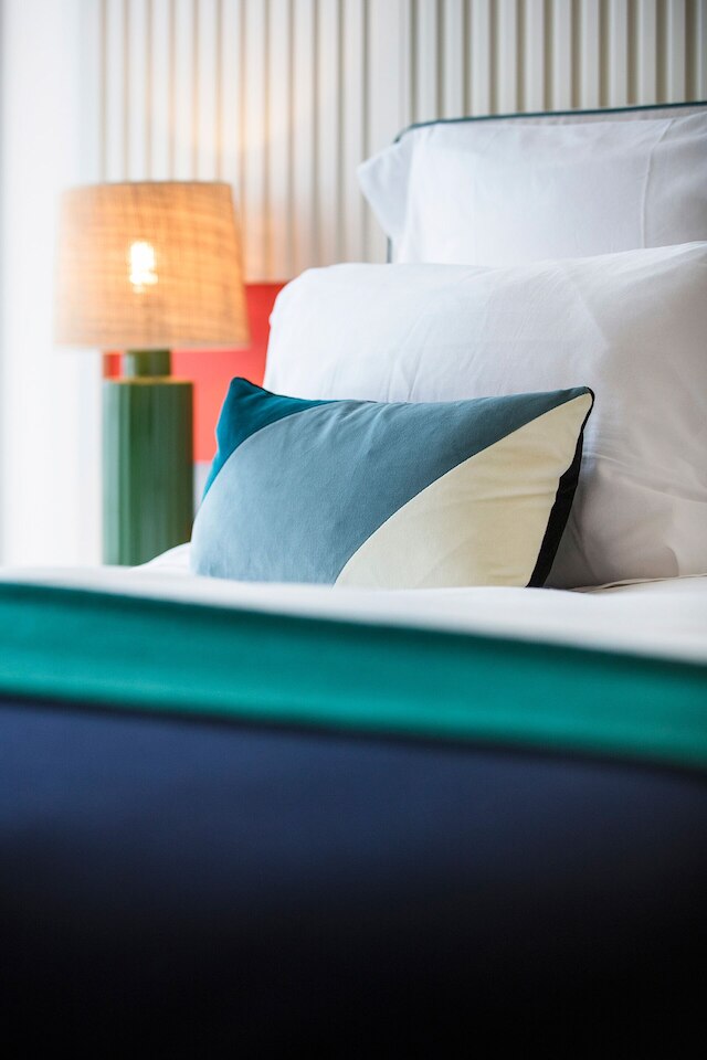 ホテル レ カフェ デ パリ