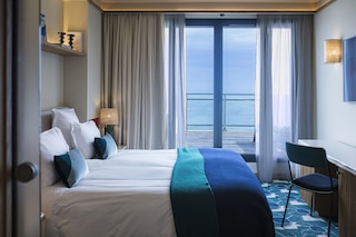 ホテル レ カフェ デ パリ