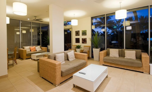 ホイットサンデー アパートメンツ