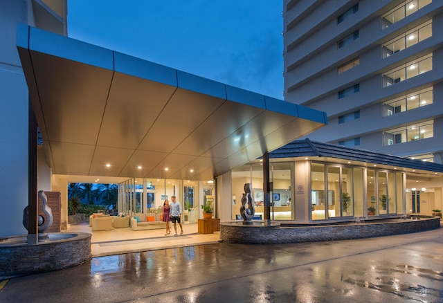 ホイットサンデー アパートメンツ