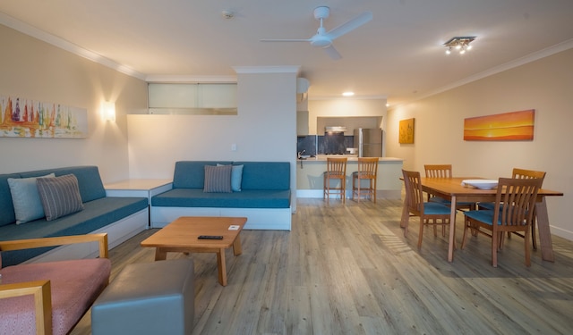 ホイットサンデー アパートメンツ