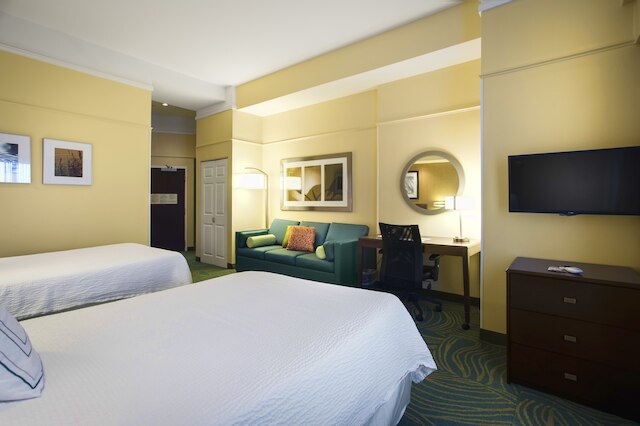 スプリングヒル・スイート・カウンシル・ブラッフス