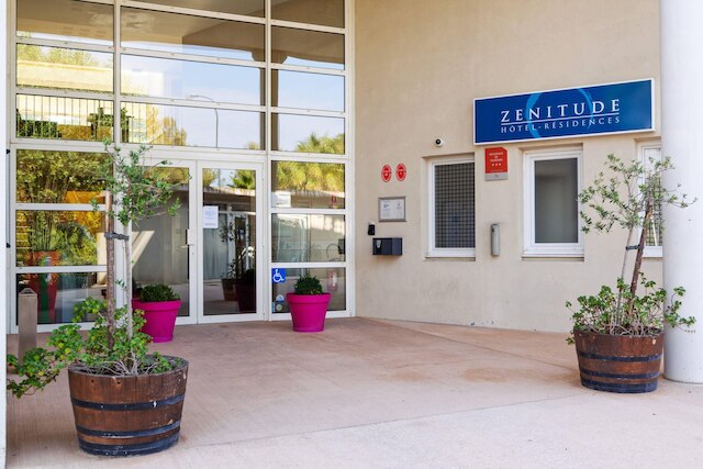 コンフォート アパートホテル シックス フール