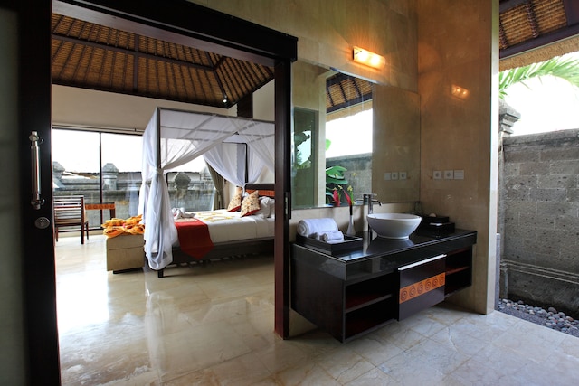 サンティ マンダラ ヴィラ & スパ