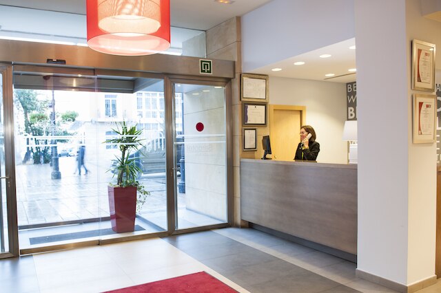 ホテル セルコテル ポルタレス