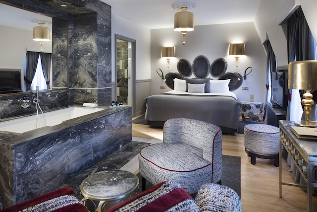 ホテル ルーメン パリ ルーヴル