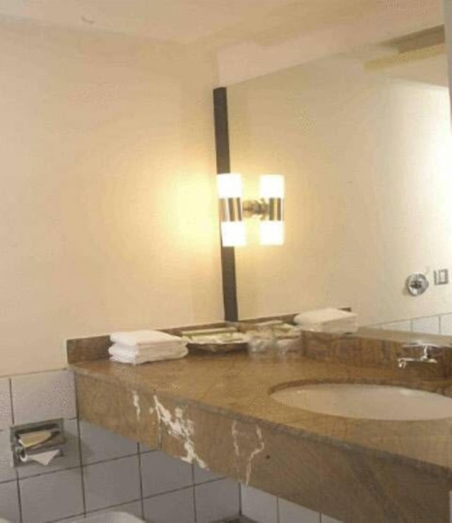 ザ シェブロン ホテル