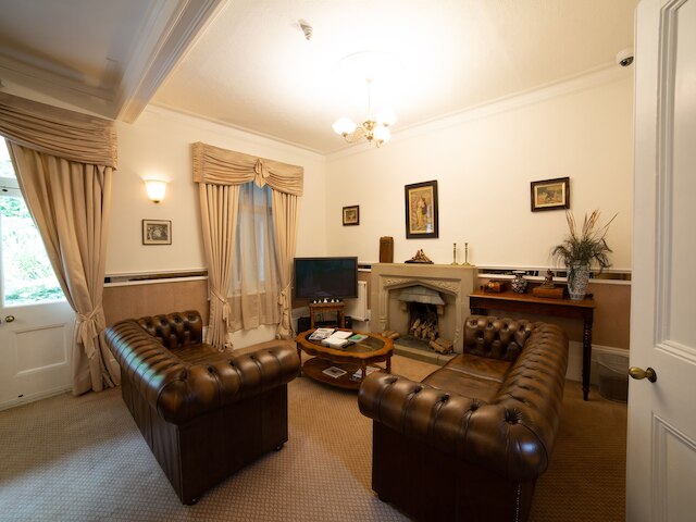 ファインズ ベイリウィック ホテル