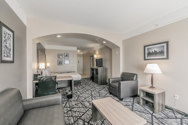 ラ キンタ イン & スイーツ バイ ウィンダム グランベリー