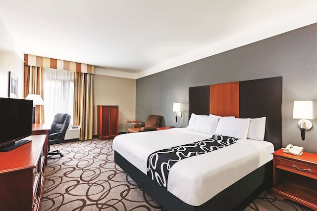 ラ キンタ イン & スイーツ バイ ウィンダム グランベリー