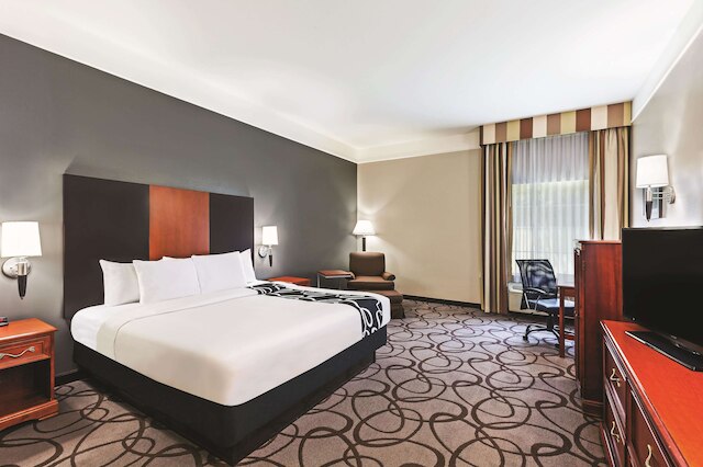 ラ キンタ イン & スイーツ バイ ウィンダム グランベリー