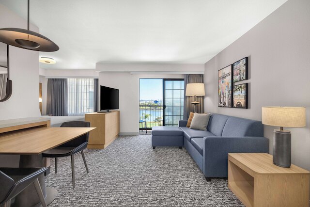 ホームウッド スイーツ バイ ヒルトン サン ディエゴ エアポート / リバティ ステーション