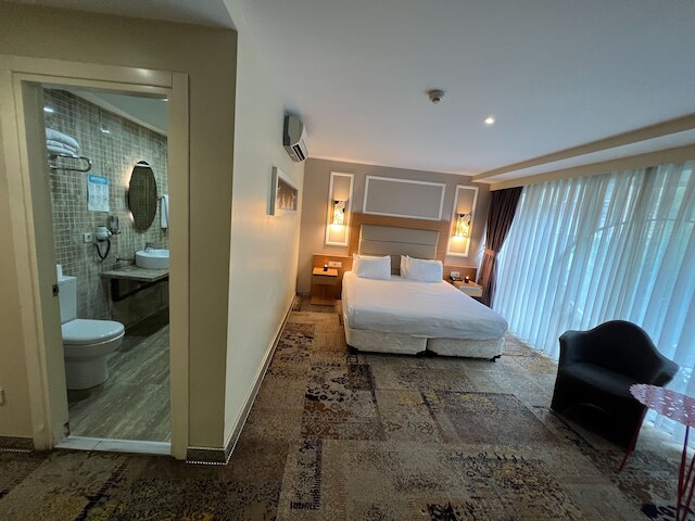 オール シーズンズ ホテル