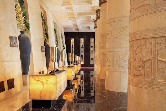 ラッフルズ ドバイ