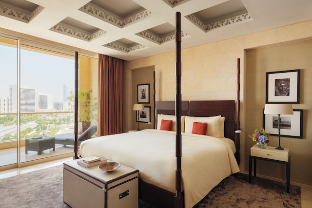 ラッフルズ ドバイ