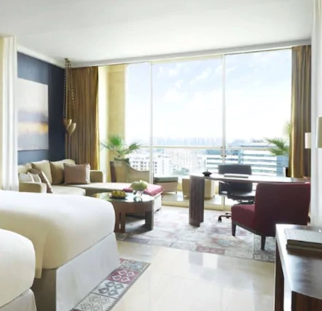 ラッフルズ ドバイ