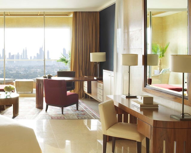 ラッフルズ ドバイ