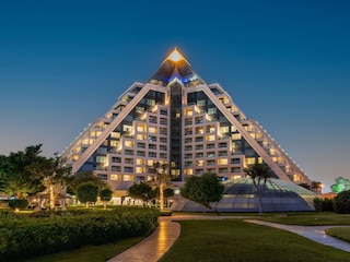 ラッフルズ ドバイ