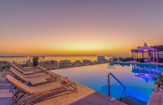 Aクス ザ パレス