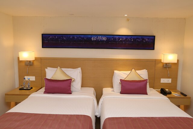 リベラ サロヴァー ポルティコ アフマダーバード