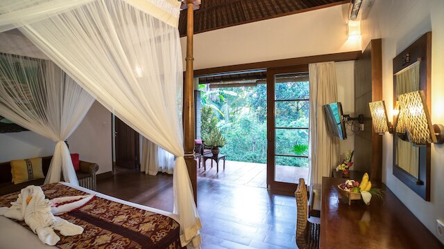 コリウブドリゾート