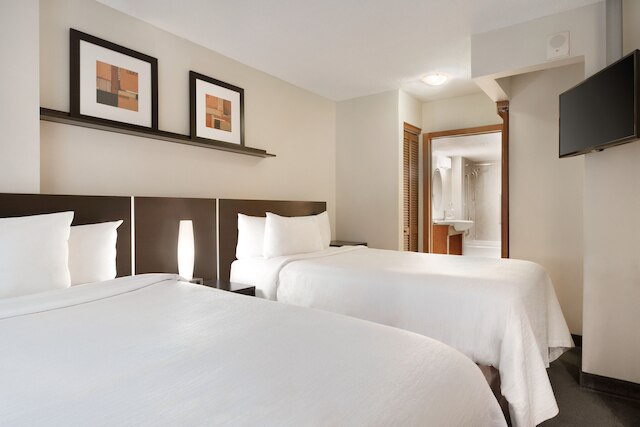 エンバシー スイーツ モントリオール バイ ヒルトン