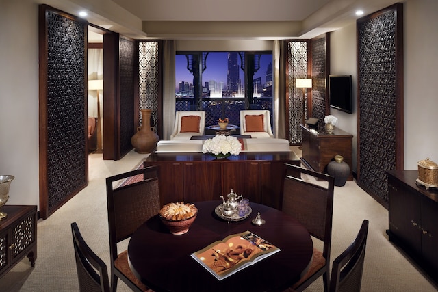 パレス ダウンタウン