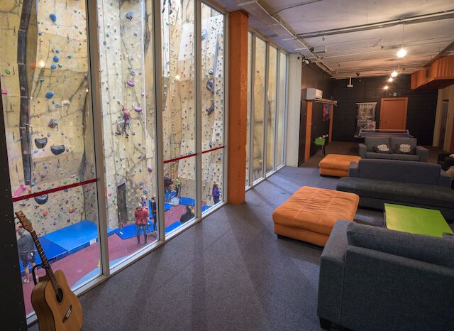 ロック ソリッド バックパッカーズ ロトルア