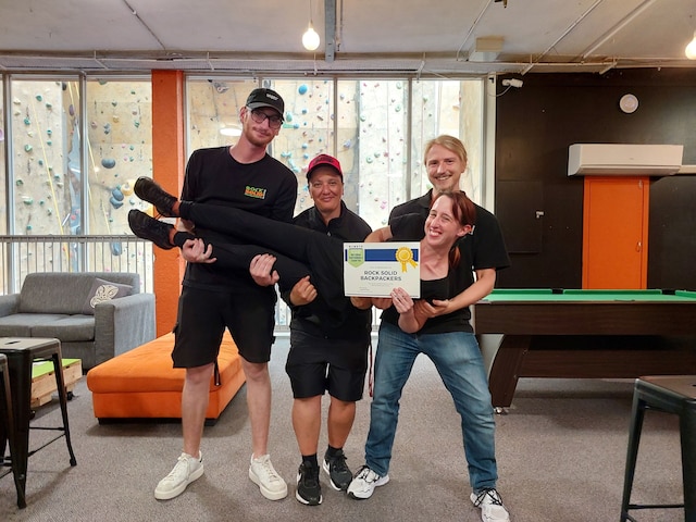 ロック ソリッド バックパッカーズ ロトルア