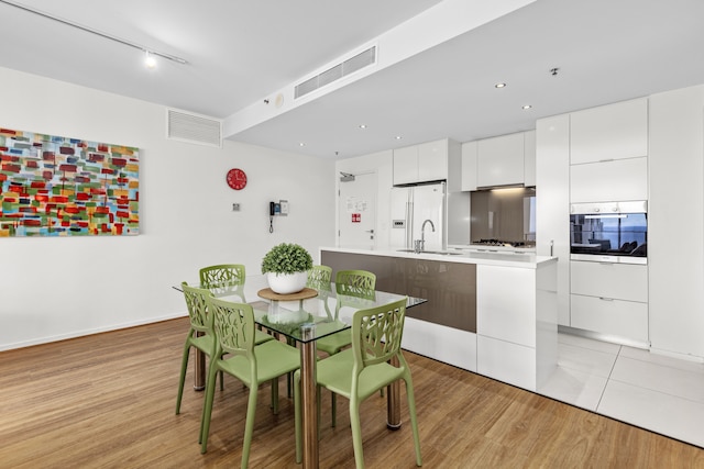 ウルトラ ブロードビーチ